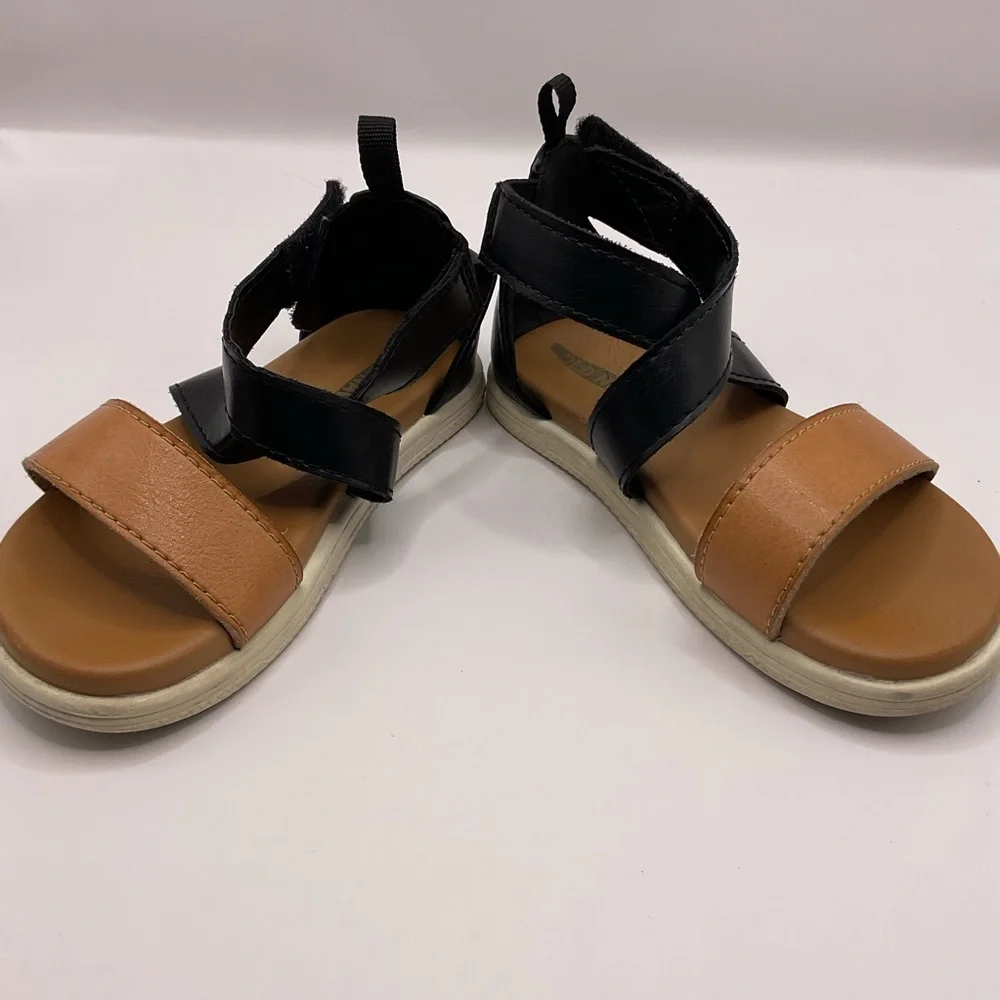 Old Navy Girls Black/Tan Criss-Cross Strap Sandles,‎ Size 7 Open Toe